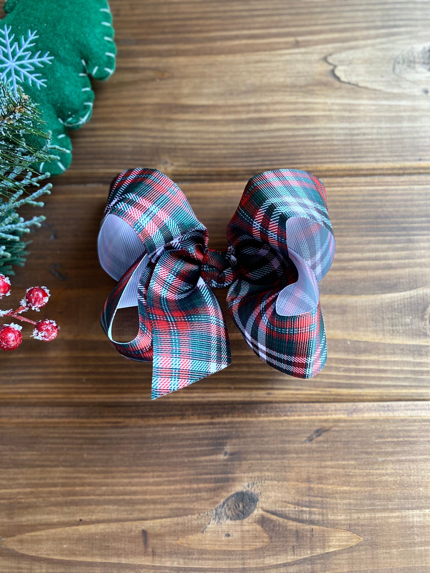 XL Merry X-Mas Plaid Hair Bows - LilaReneeCreations