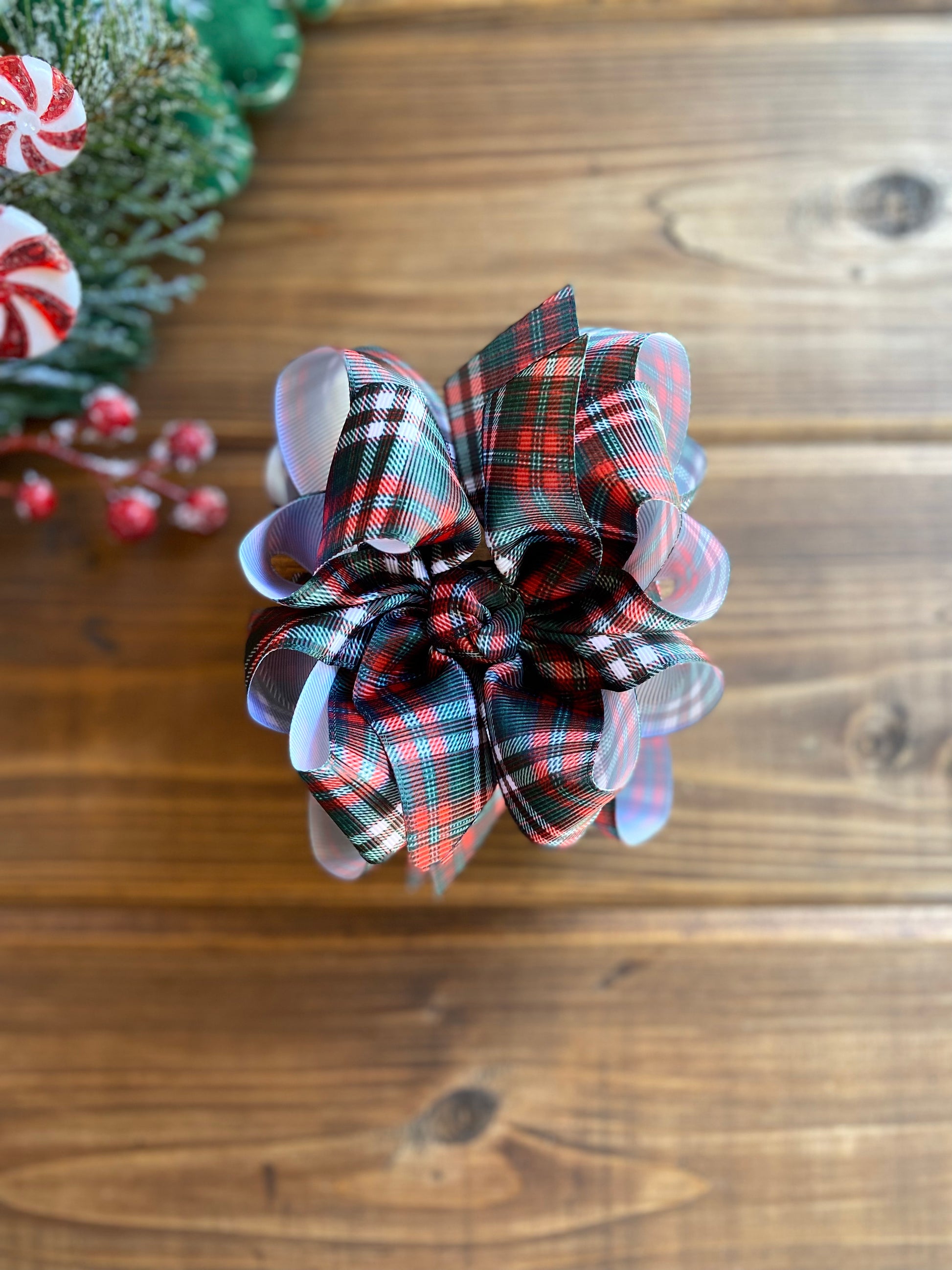 Merry X-Mas Plaid Hair Bows - LilaReneeCreations