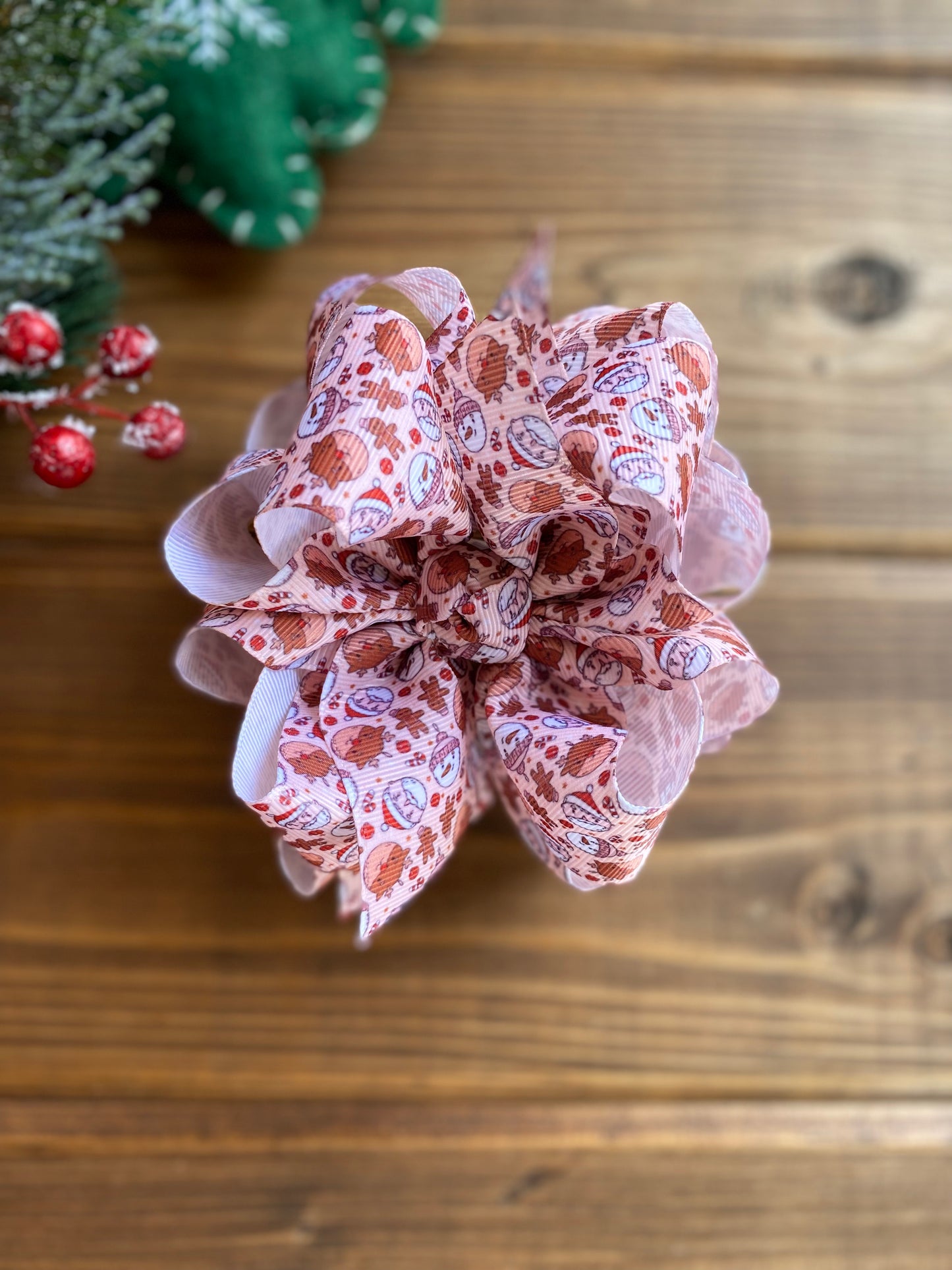 Christmas Vibe Hair Bow - LilaReneeCreations