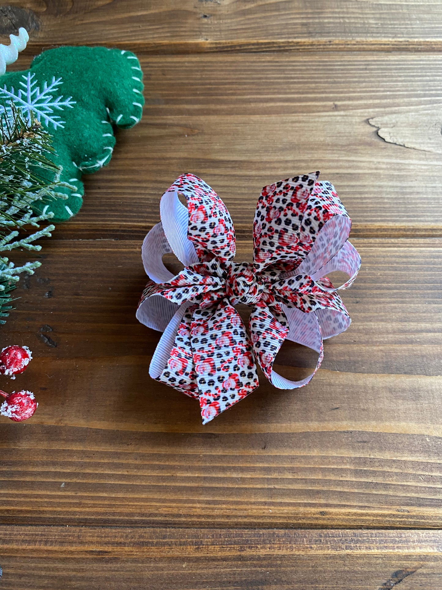 •lil ann • Santa Claus Cheetah Hair Bows - LilaReneeCreations