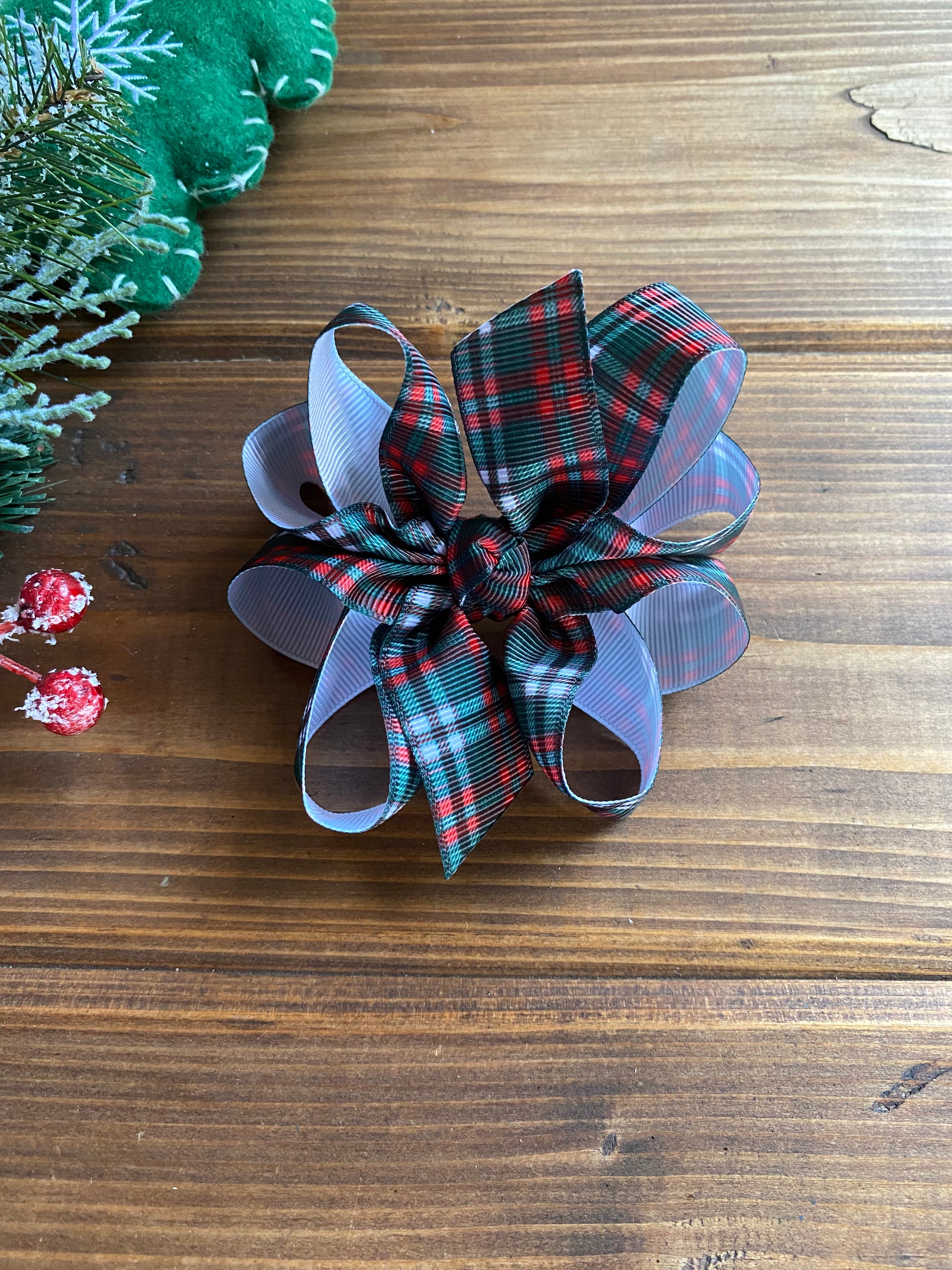 •lil ann • Merry X-Mas Plaid Hair Bows - LilaReneeCreations