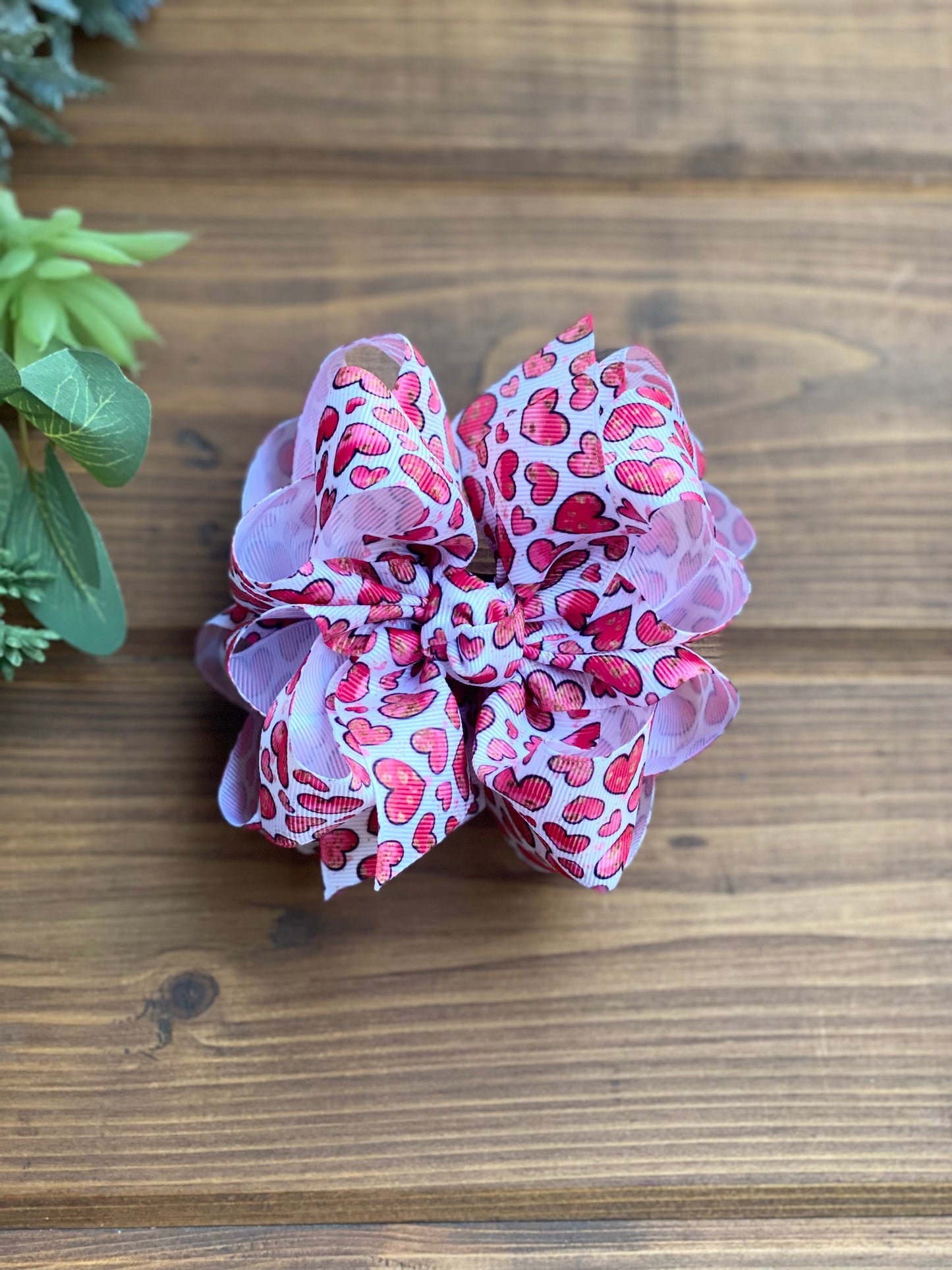 Red Hearts ♥️ Hair Bows - LilaReneeCreations