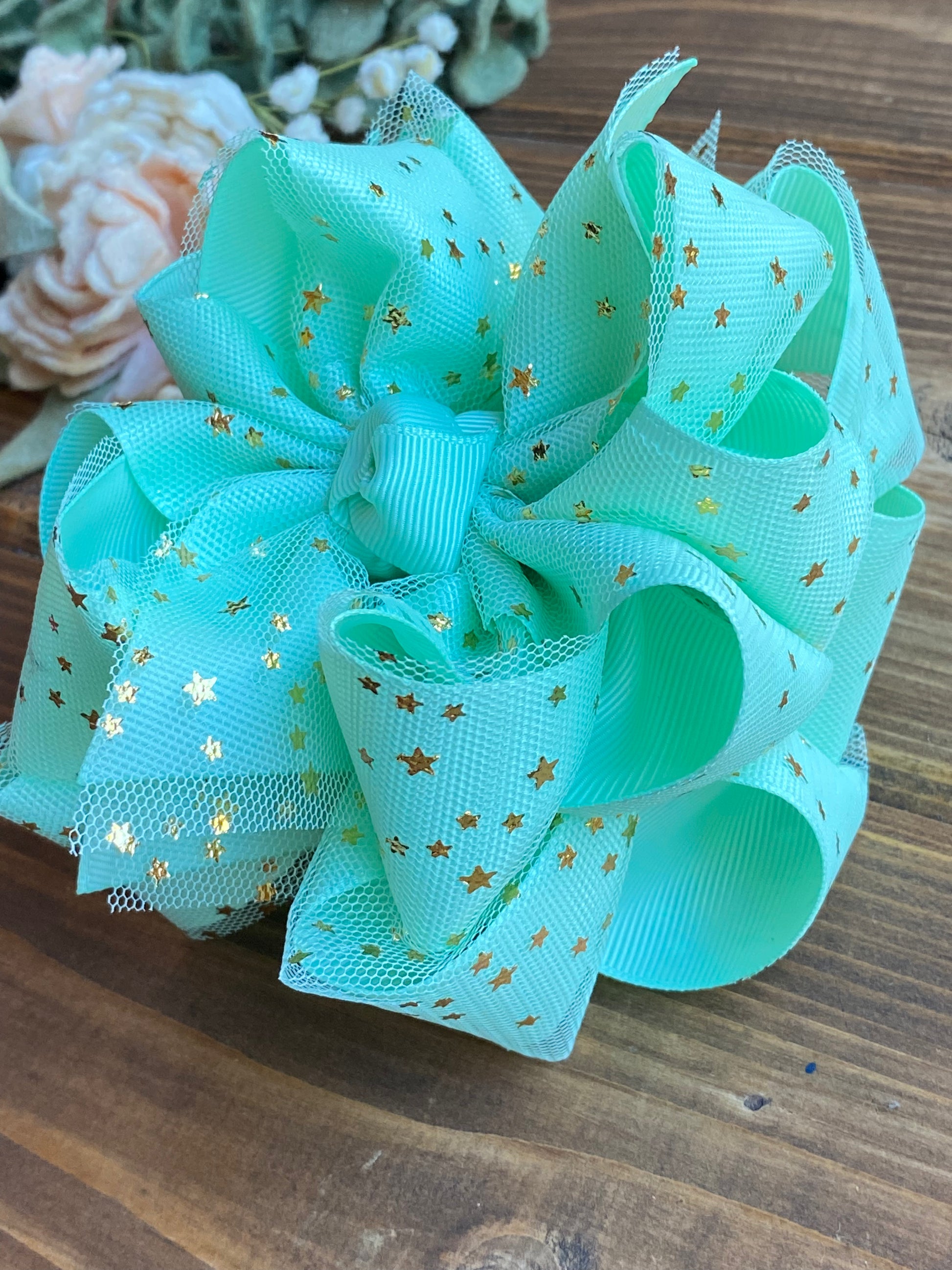 ✨ Pastel Green Stars Hair Bows - LilaReneeCreations