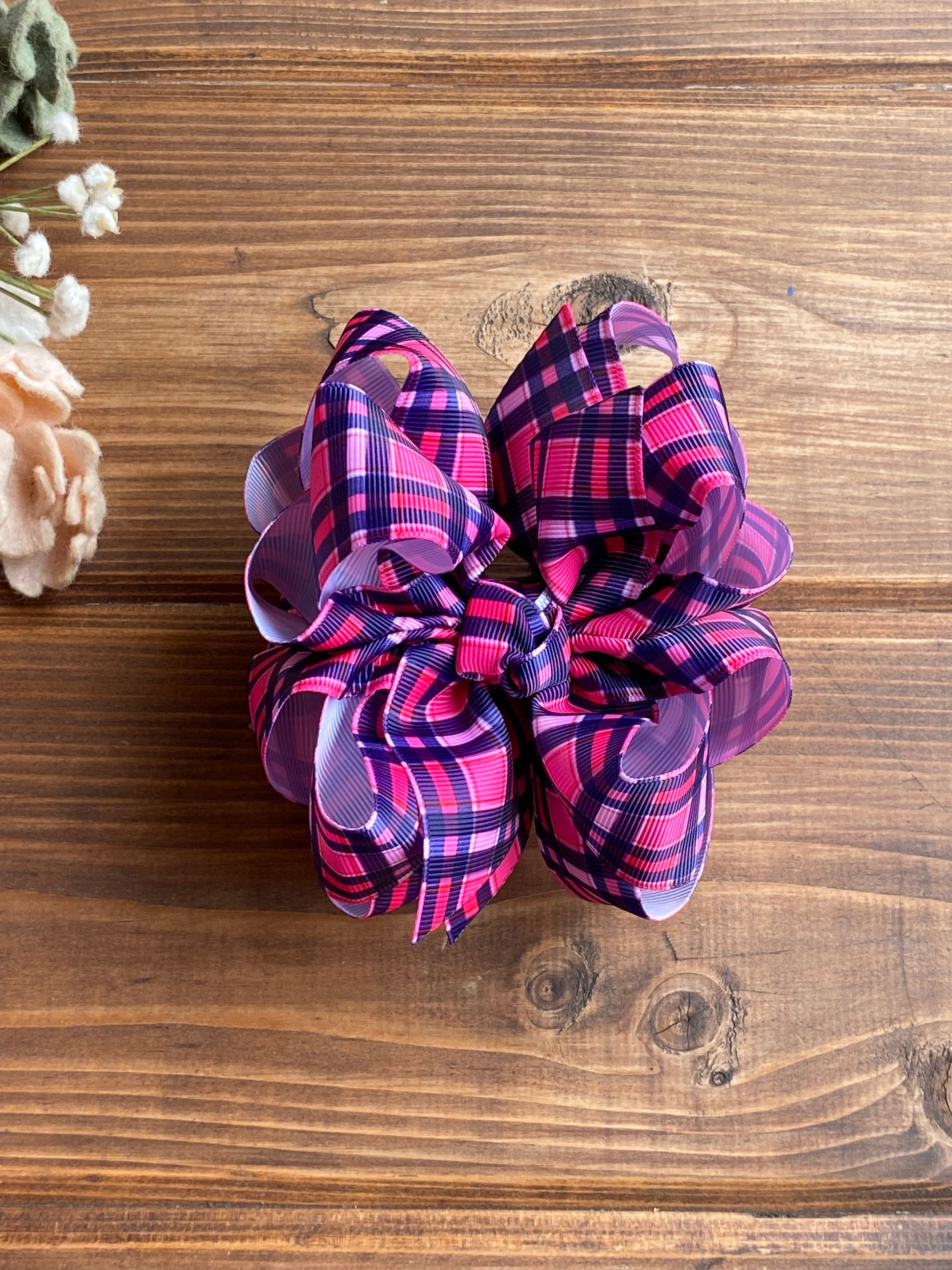 Valentines Plaid Hair Bows - LilaReneeCreations