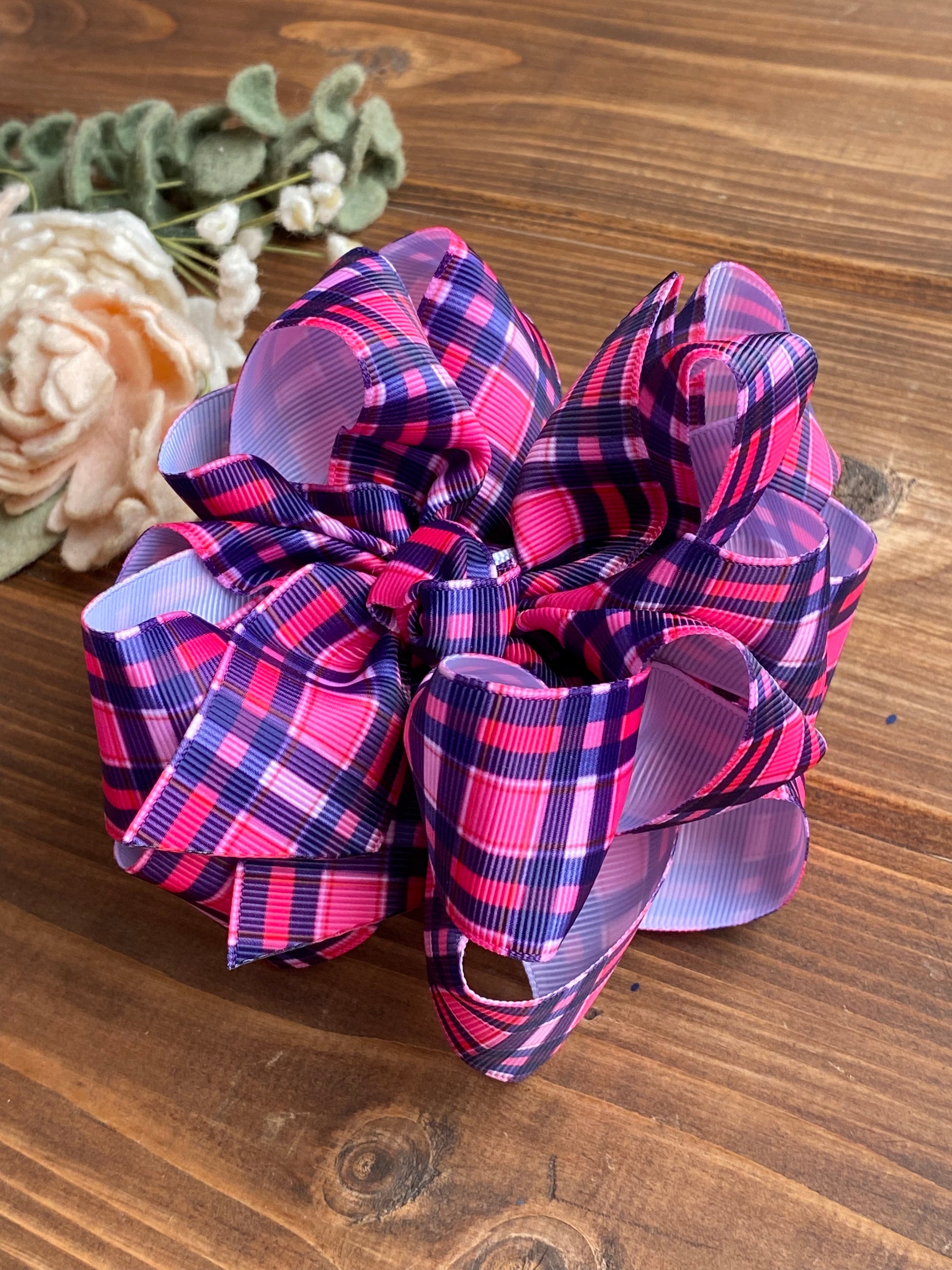 Valentines Plaid Hair Bows - LilaReneeCreations