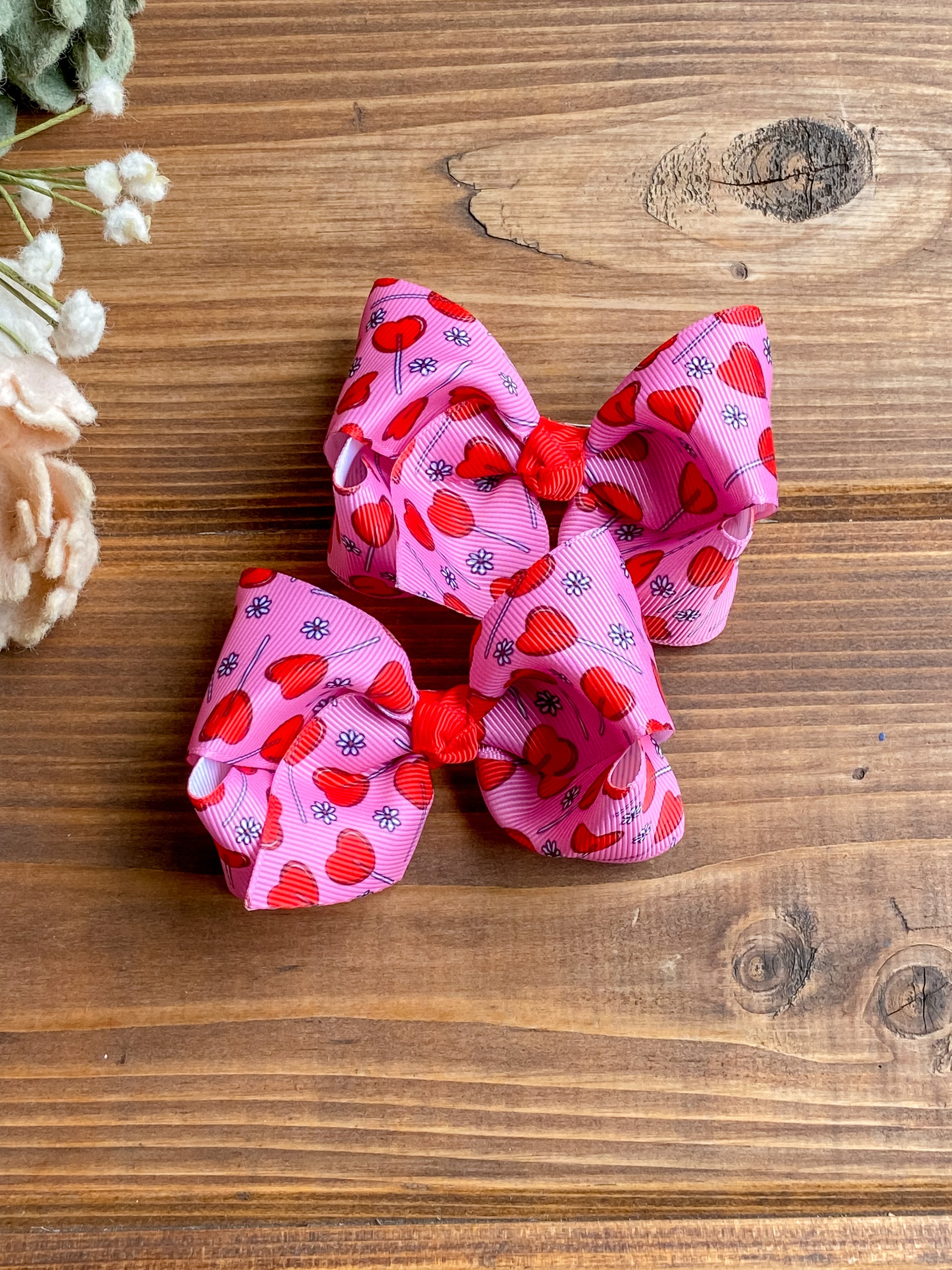 Heart lollipops Hair Bows - LilaReneeCreations