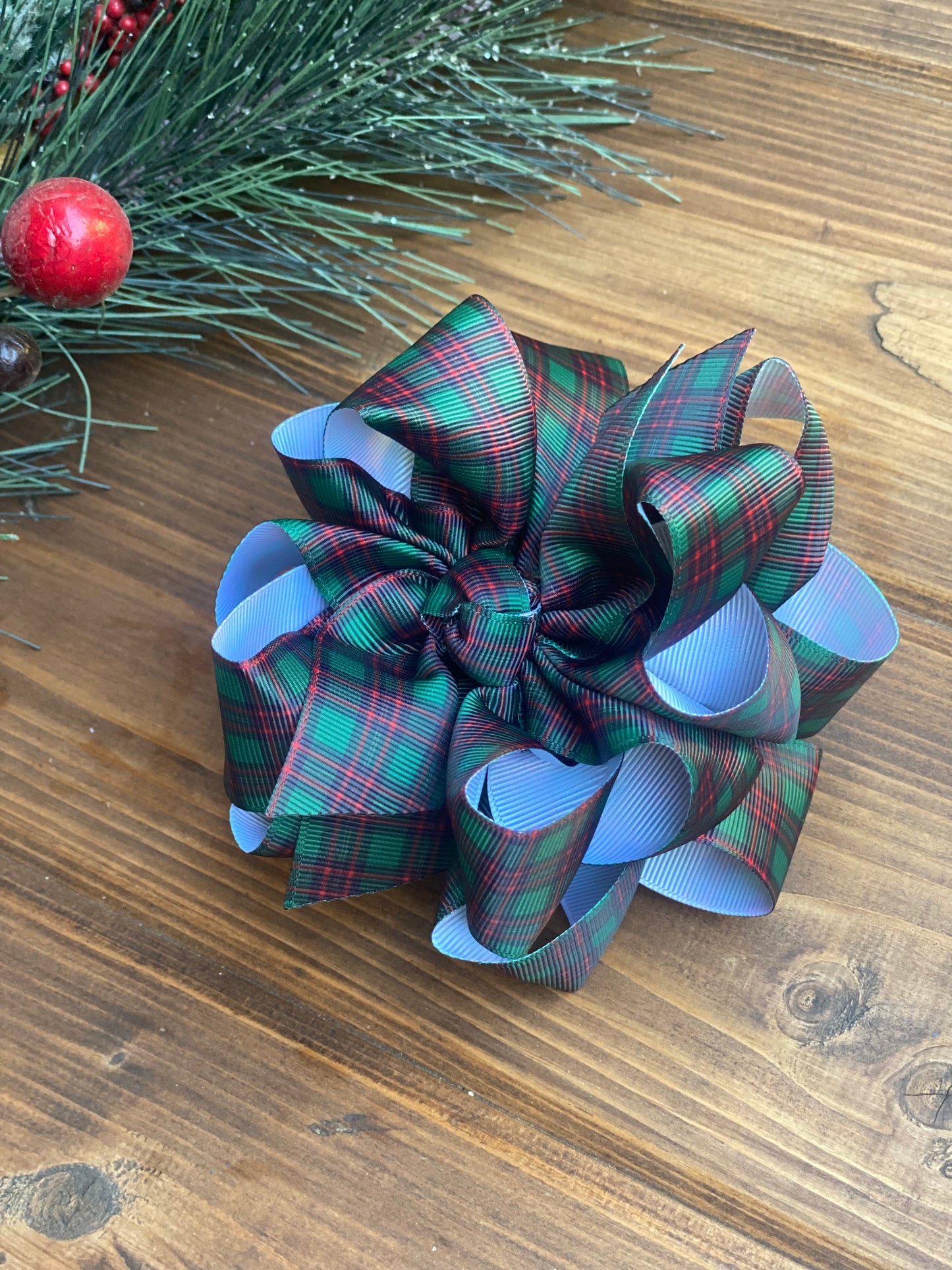 Green Plaid Hair Bows - LilaReneeCreations