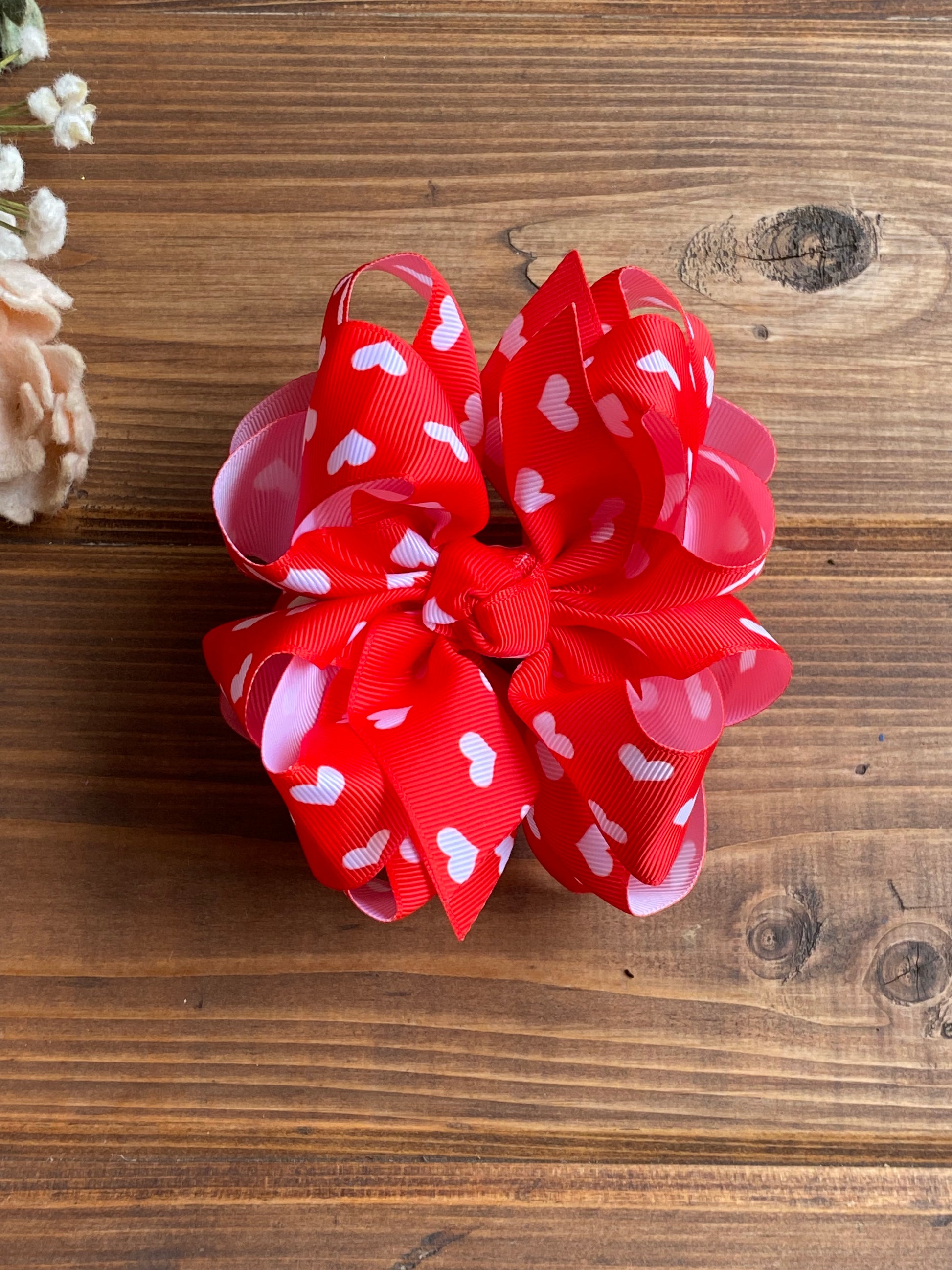 White Hearts 🤍 Hair Bows - LilaReneeCreations