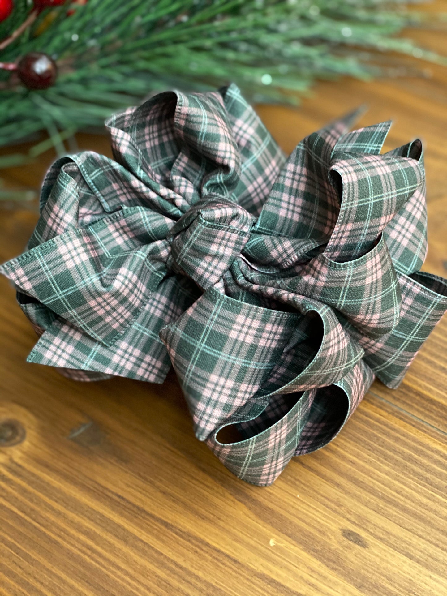 Green Pink Plaid Hair Bows - LilaReneeCreations