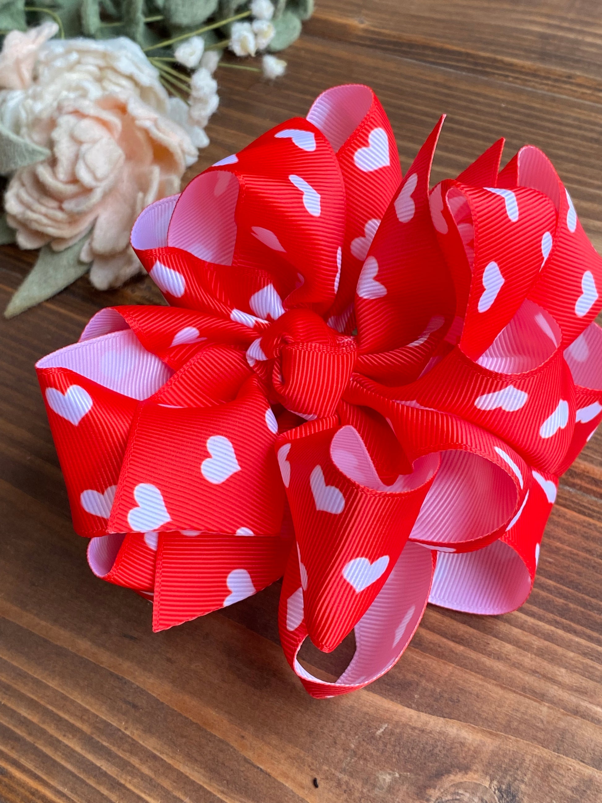 White Hearts 🤍 Hair Bows - LilaReneeCreations